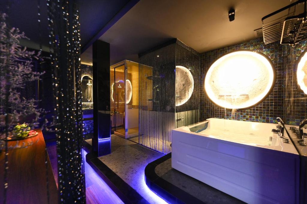 L’amour Hotel